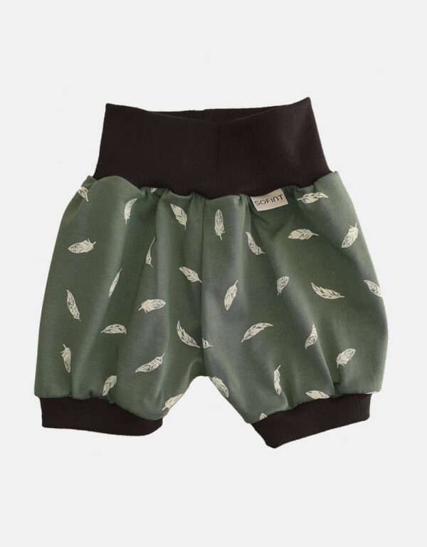 Kurze Hose grün mit Feder Kurze Hose grün mit Feder