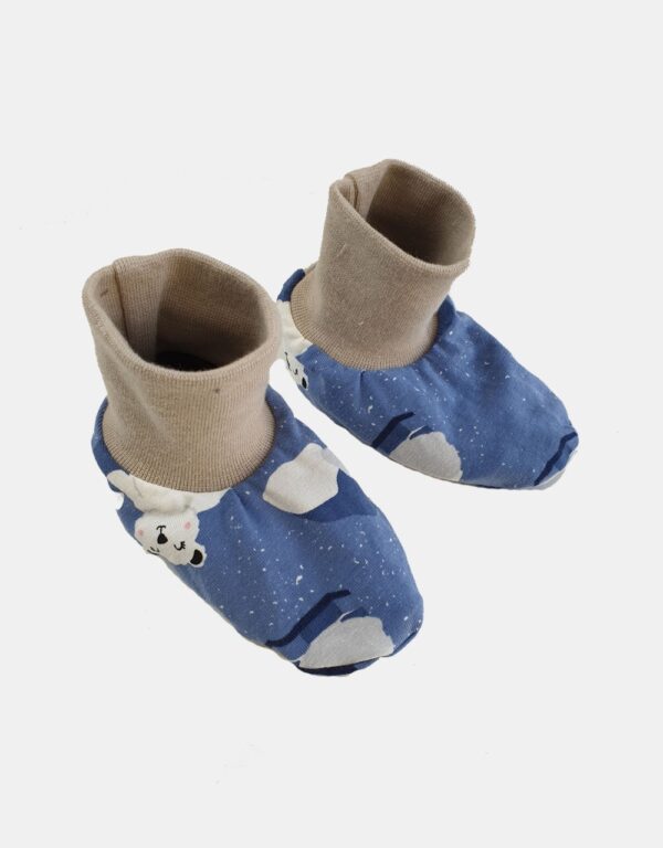 Baby-Schuhe blau mit Eisbär auf Eisscholle, gefüttert mit Nicki oder Teddy Baby-Schuhe blau mit Eisbär auf Eisscholle, gefüttert mit Nicki oder Teddy
