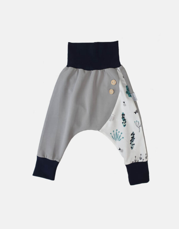 Pumphose (Baggy-Style) hellgrau und weiß mit Sommerblumen
