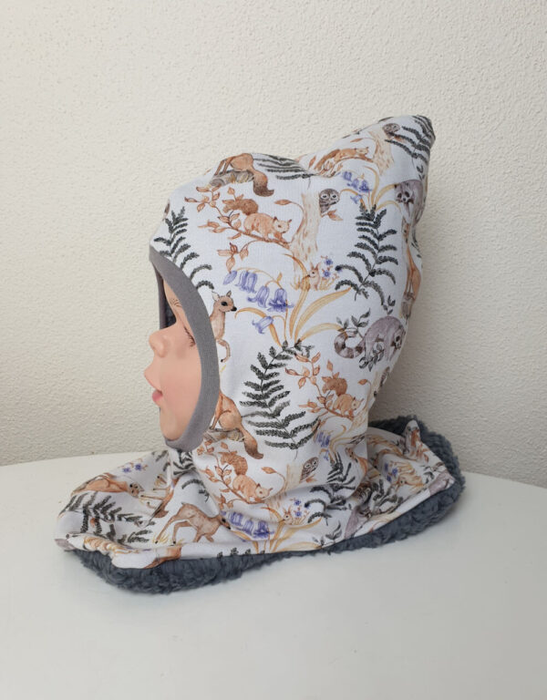 Schlupfmütze Bio-Jersey weiß mit Fuchs, Reh und Waschbär, Teddy-Stoff Schlupfmütze Bio-Jersey weiß mit Fuchs, Reh und Waschbär, Teddy-Stoff