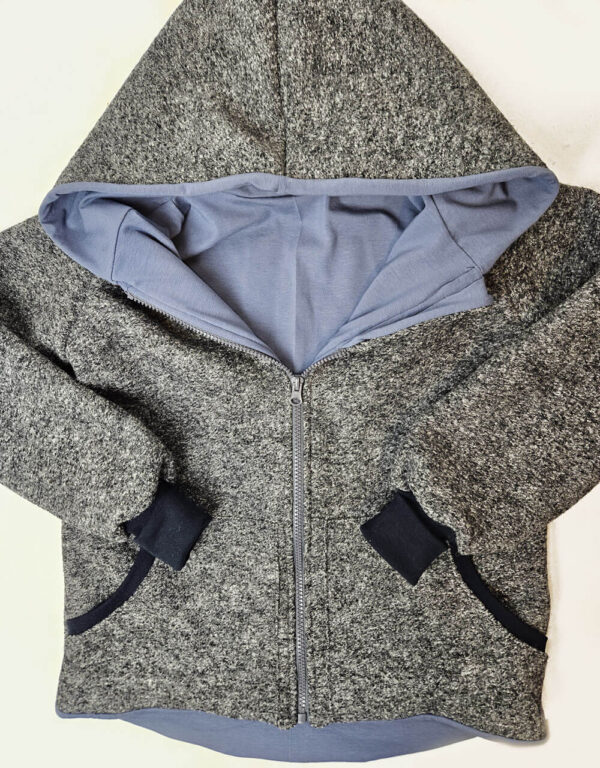 Walkjacke dunkelgrau meliert, Jersey blau